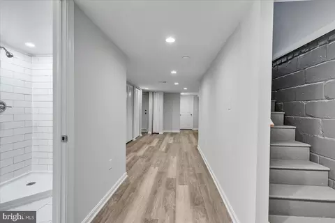 Entry Way - 4 S Monastery Ave, Baltimore, MD 21229 photo 5 of 6