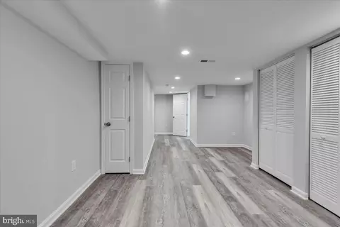 Entry Way - 4 S Monastery Ave, Baltimore, MD 21229 photo 6 of 6
