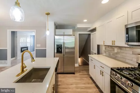 Kitchen - 910 Reverdy Rd, Baltimore, MD 21212 photo 3 of 3