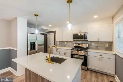 Kitchen - 910 Reverdy Rd, Baltimore, MD 21212 photo 2 of 3