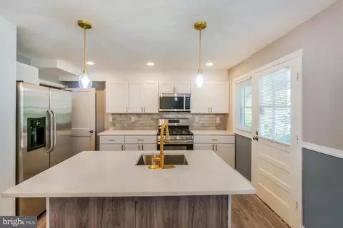 Kitchen - 910 Reverdy Rd, Baltimore, MD 21212 photo 1 of 3