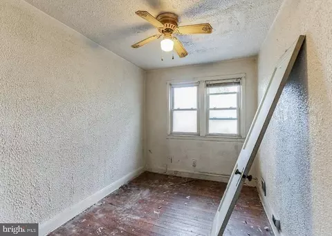Bedroom - 3048 Grantley Ave, Baltimore, MD 21215 photo 3 of 4