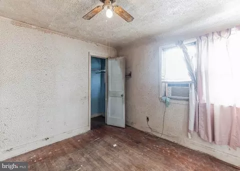 Bedroom - 3048 Grantley Ave, Baltimore, MD 21215 photo 2 of 4