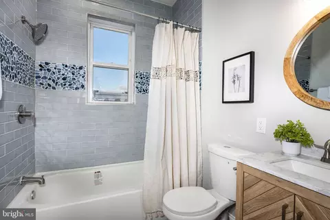 Bath - 1627 E 31st St E, Baltimore, MD 21218 photo 1 of 2