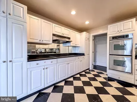 Kitchen - 10 E Lee St #1409, Baltimore, MD 21202 photo 4 of 4