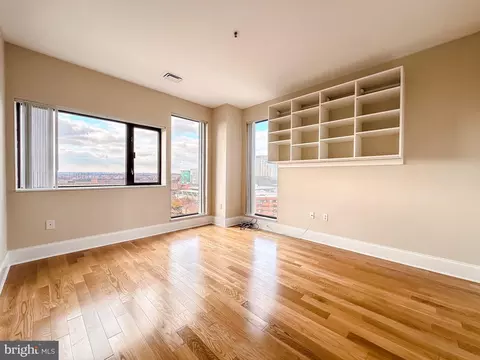 Living - 10 E Lee St #1409, Baltimore, MD 21202 photo 10 of 10