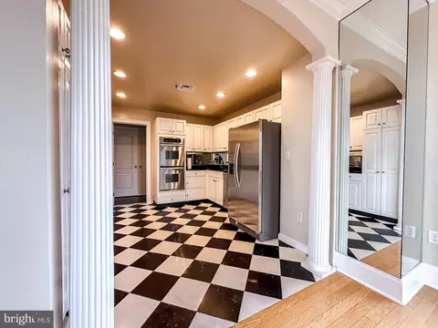 Kitchen - 10 E Lee St #1409, Baltimore, MD 21202 photo 2 of 4