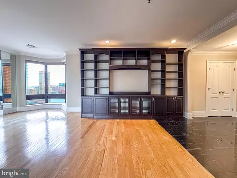Living - 10 E Lee St #1409, Baltimore, MD 21202 photo 6 of 10