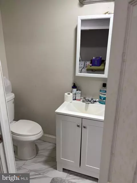 Bath - 2456 Keyworth Ave, Baltimore, MD 21215 photo 2 of 2