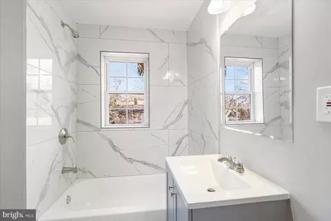 Bath - 4516 Mannasota Ave, Baltimore, MD 21206 photo 1 of 5
