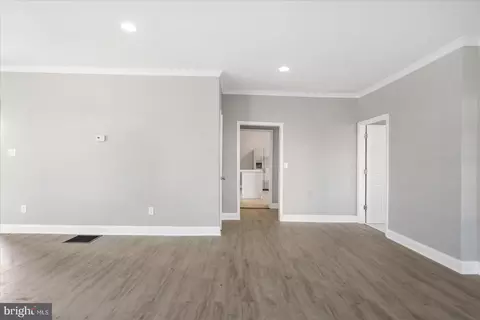 Entry Way - 4516 Mannasota Ave, Baltimore, MD 21206 photo 2 of 12