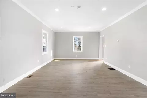 Living - 4516 Mannasota Ave, Baltimore, MD 21206 photo 2 of 6