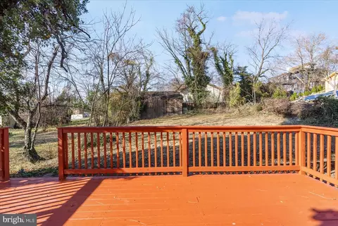 Exterior - 4516 Mannasota Ave, Baltimore, MD 21206 photo 5 of 8