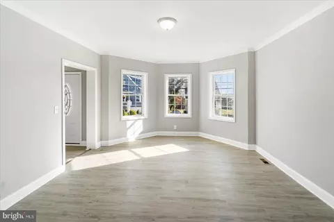 Living - 4516 Mannasota Ave, Baltimore, MD 21206 photo 5 of 6