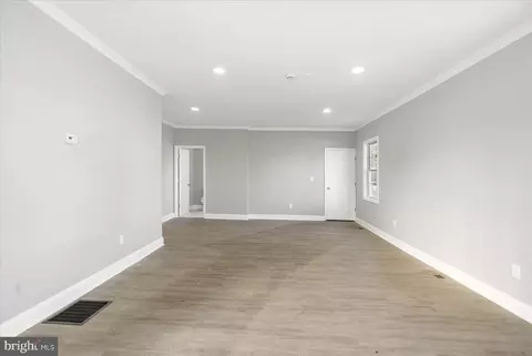 Living - 4516 Mannasota Ave, Baltimore, MD 21206 photo 4 of 6