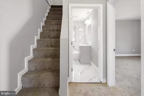 Entry Way - 4516 Mannasota Ave, Baltimore, MD 21206 photo 8 of 12