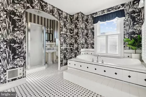 Bath - 2623 Eastern Ave, Baltimore, MD 21224 photo 2 of 4
