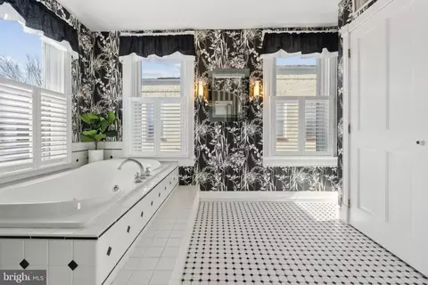 Bath - 2623 Eastern Ave, Baltimore, MD 21224 photo 3 of 4