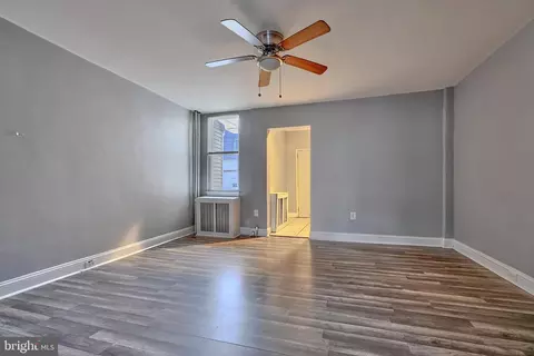 Living - 4416 Kavon Ave, Baltimore, MD 21206 photo 3 of 4