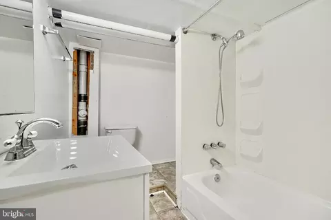 Bath - 4416 Kavon Ave, Baltimore, MD 21206 photo 1 of 4