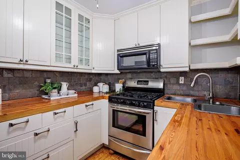 Kitchen - 6610 Bushey St, Baltimore, MD 21224 photo 2 of 4
