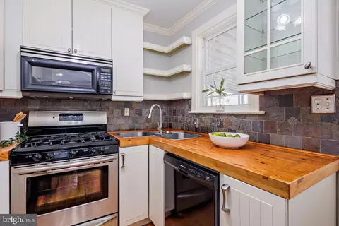 Kitchen - 6610 Bushey St, Baltimore, MD 21224 photo 4 of 4