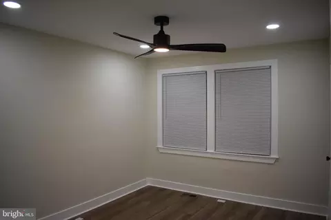 Entry Way - 959 Ellicott Dr, Baltimore, MD 21216 photo 6 of 7