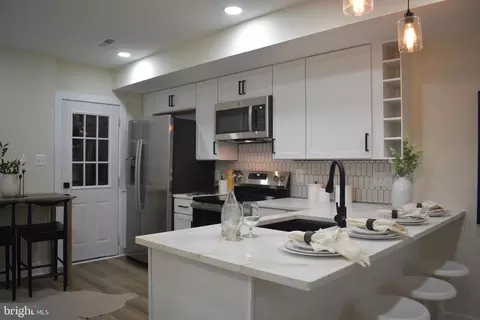 Kitchen - 959 Ellicott Dr, Baltimore, MD 21216 photo 3 of 5