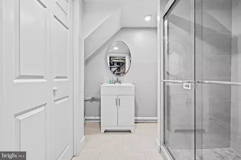 Entry Way - 111 N Monastery Ave, Baltimore, MD 21229 photo 6 of 6