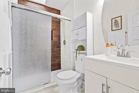 Bath - 111 N Monastery Ave, Baltimore, MD 21229 photo 1 of 2