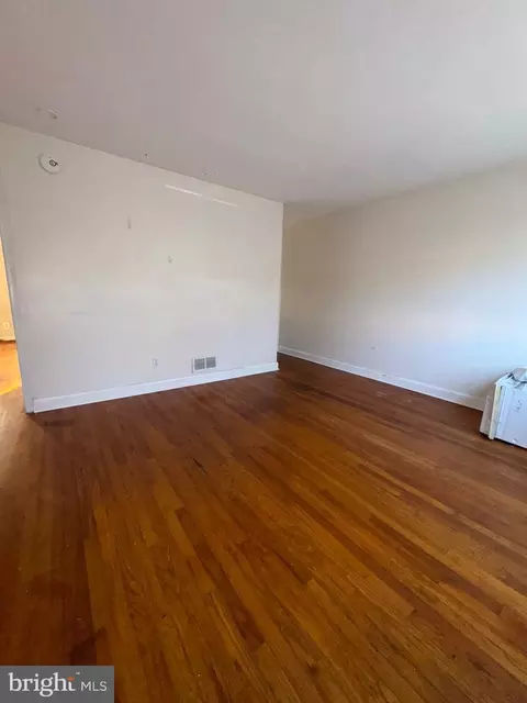 Living - 4421 Eldone Rd, Baltimore, MD 21229 photo 4 of 4