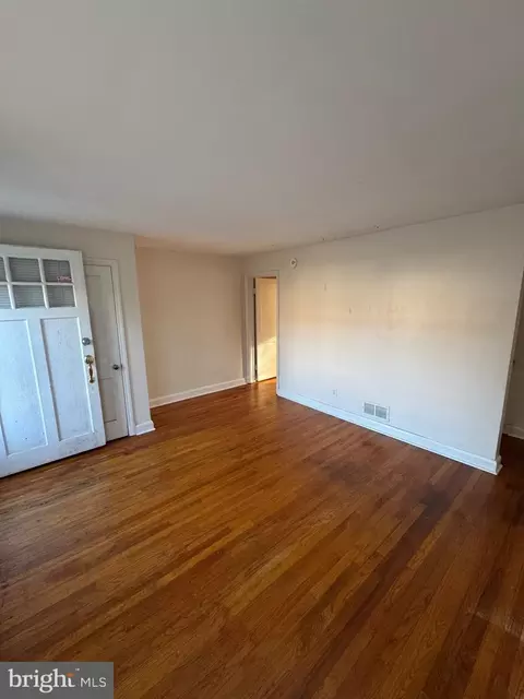 Living - 4421 Eldone Rd, Baltimore, MD 21229 photo 1 of 4