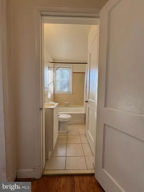 Entry Way - 4421 Eldone Rd, Baltimore, MD 21229 photo 1 of 1