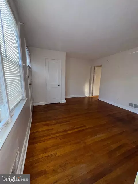 Living - 4421 Eldone Rd, Baltimore, MD 21229 photo 3 of 4