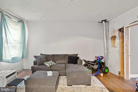 3907 Bonner Rd, Baltimore, MD 21216 photo 3
