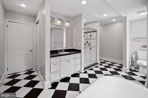 Bath - 104 S Gilmor St, Baltimore, MD 21223 photo 5 of 5
