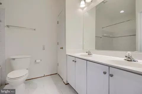 Bath - 854 E Lombard St, Baltimore, MD 21202 photo 2 of 3