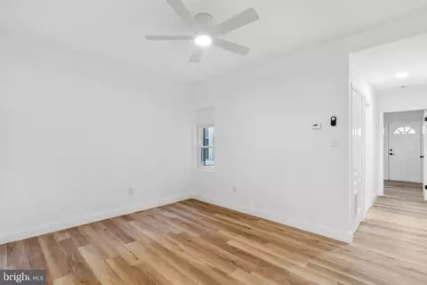Entry Way - 312 E 22nd St, Baltimore, MD 21218 photo 2 of 4