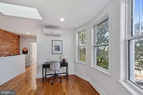 Entry Way - 400 Oldham St, Baltimore, MD 21224 photo 4 of 6