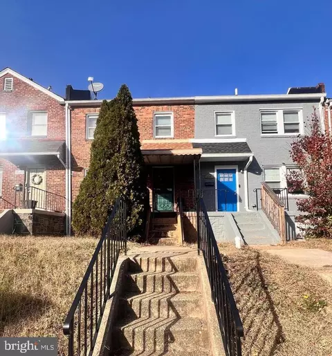 114 Kossuth St, Baltimore, MD 21229
