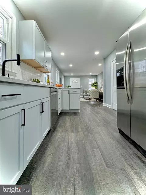 Entry Way - 4812 Lanier Ave, Baltimore, MD 21215 photo 2 of 5