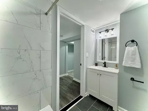 Bath - 4812 Lanier Ave, Baltimore, MD 21215 photo 6 of 7
