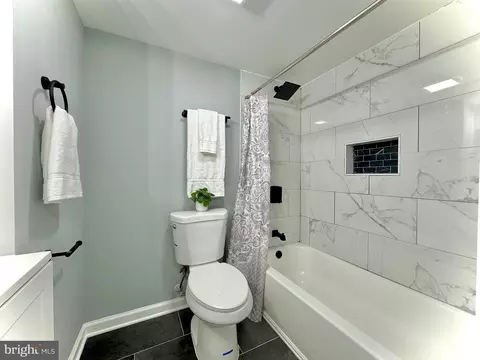 Bath - 4812 Lanier Ave, Baltimore, MD 21215 photo 5 of 7