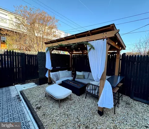 834 W 35th St, Baltimore, MD 21211 photo 4