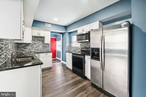 Entry Way - 68 N Monastery Ave, Baltimore, MD 21229 photo 2 of 16