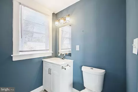 Entry Way - 68 N Monastery Ave, Baltimore, MD 21229 photo 9 of 16