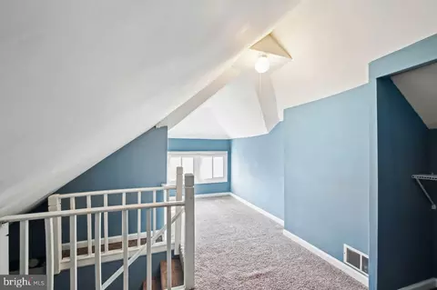 Entry Way - 68 N Monastery Ave, Baltimore, MD 21229 photo 14 of 16