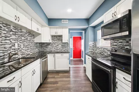 Entry Way - 68 N Monastery Ave, Baltimore, MD 21229 photo 1 of 16