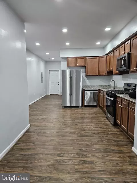 Entry Way - 2102 Division St, Baltimore, MD 21217 photo 4 of 5