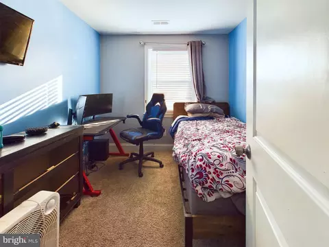Bedroom - 3620 Bonview Ave, Baltimore, MD 21213 photo 5 of 8